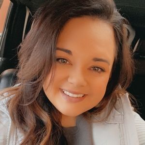 Meet your Posher, Hollie